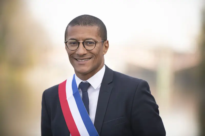 Portrait de Karim Bouamrane
